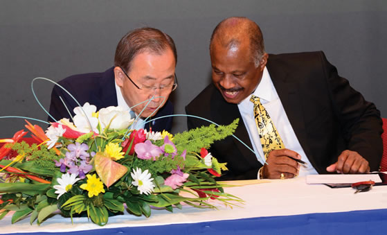 Vice-Chancellor, Professor Sir Hilary Beckles and UN Secretary General, Ban Ki Moon at The UWI Cave Hill Campus in Barbados.
